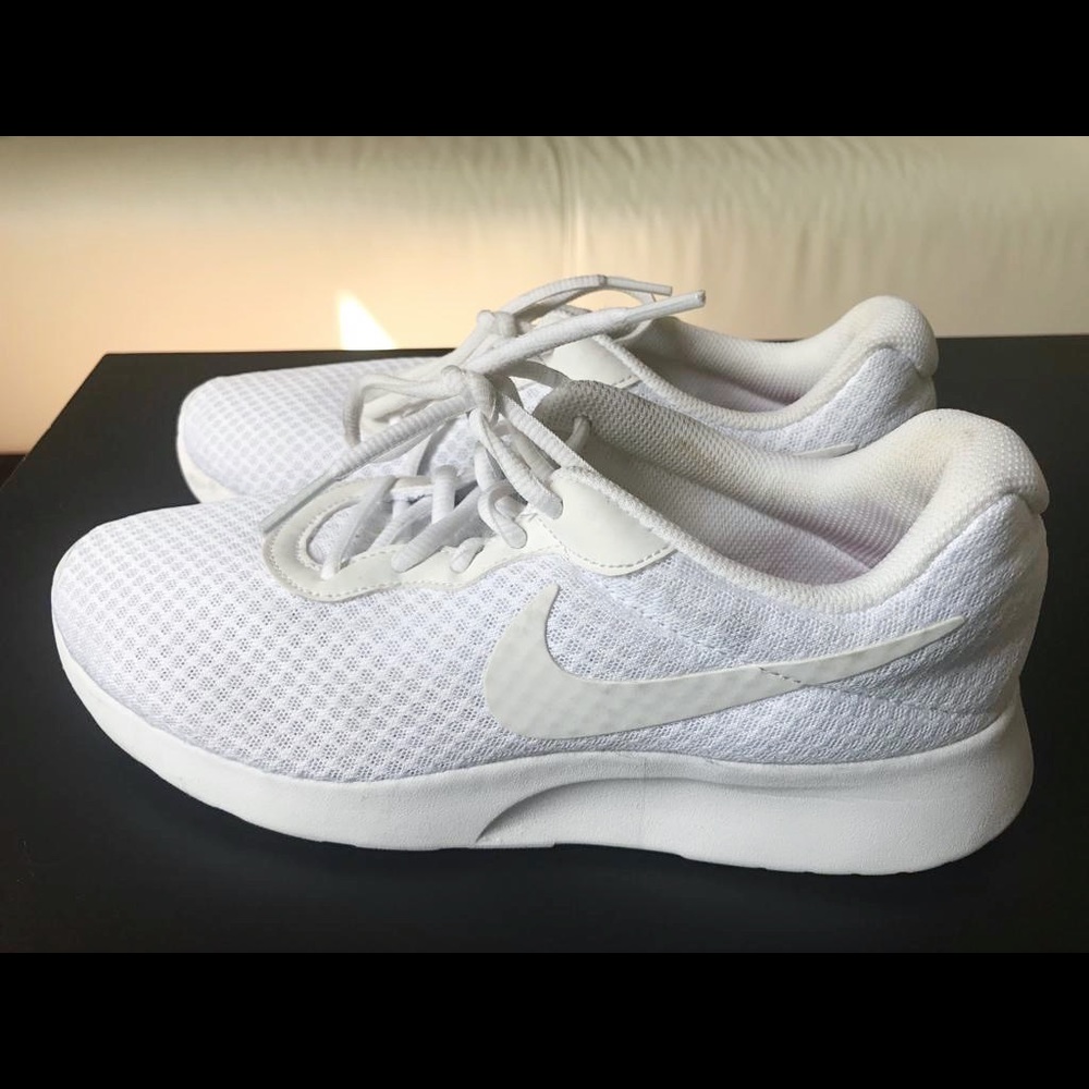 Nike | White Tanjun Running Shoes | Size 9.5